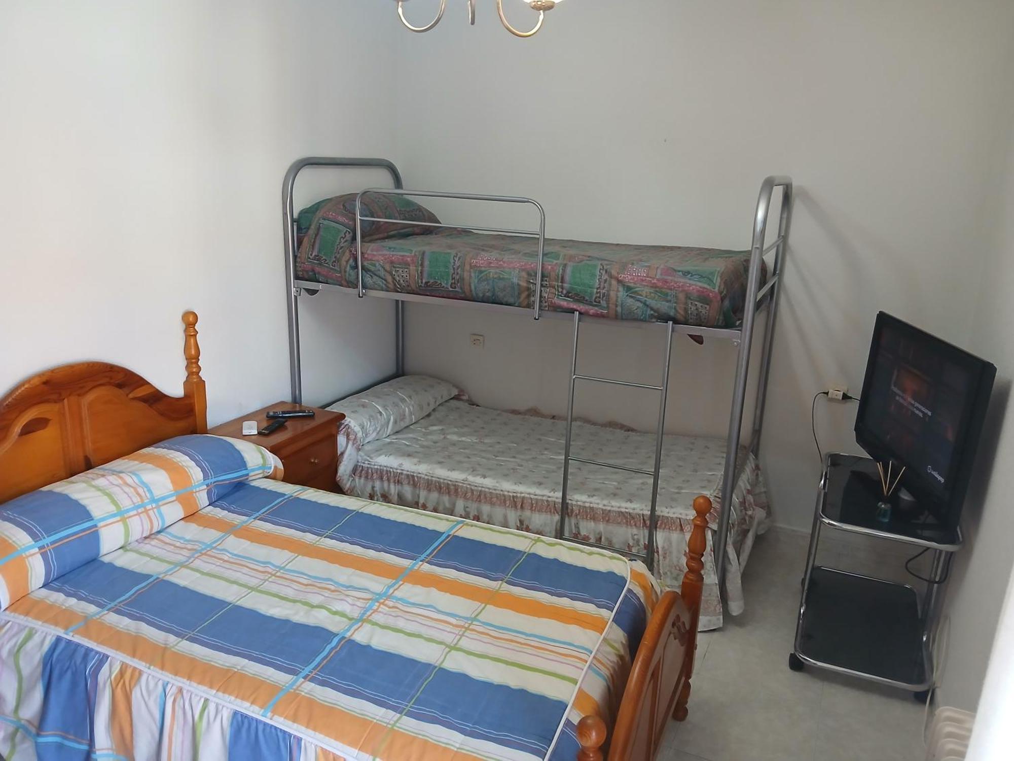 Habitacion Privada Triple Toledo Buitenkant foto