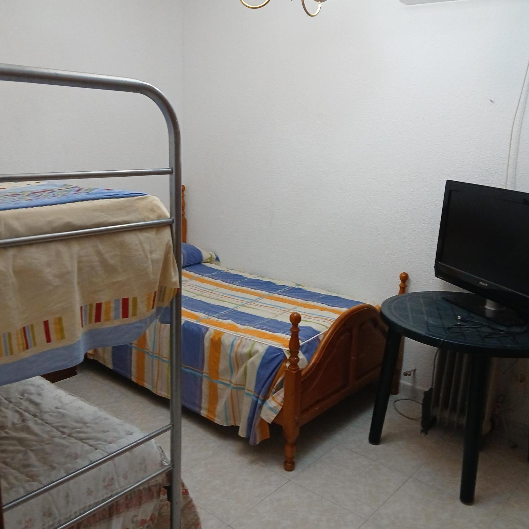 Habitacion Privada Triple Toledo Buitenkant foto