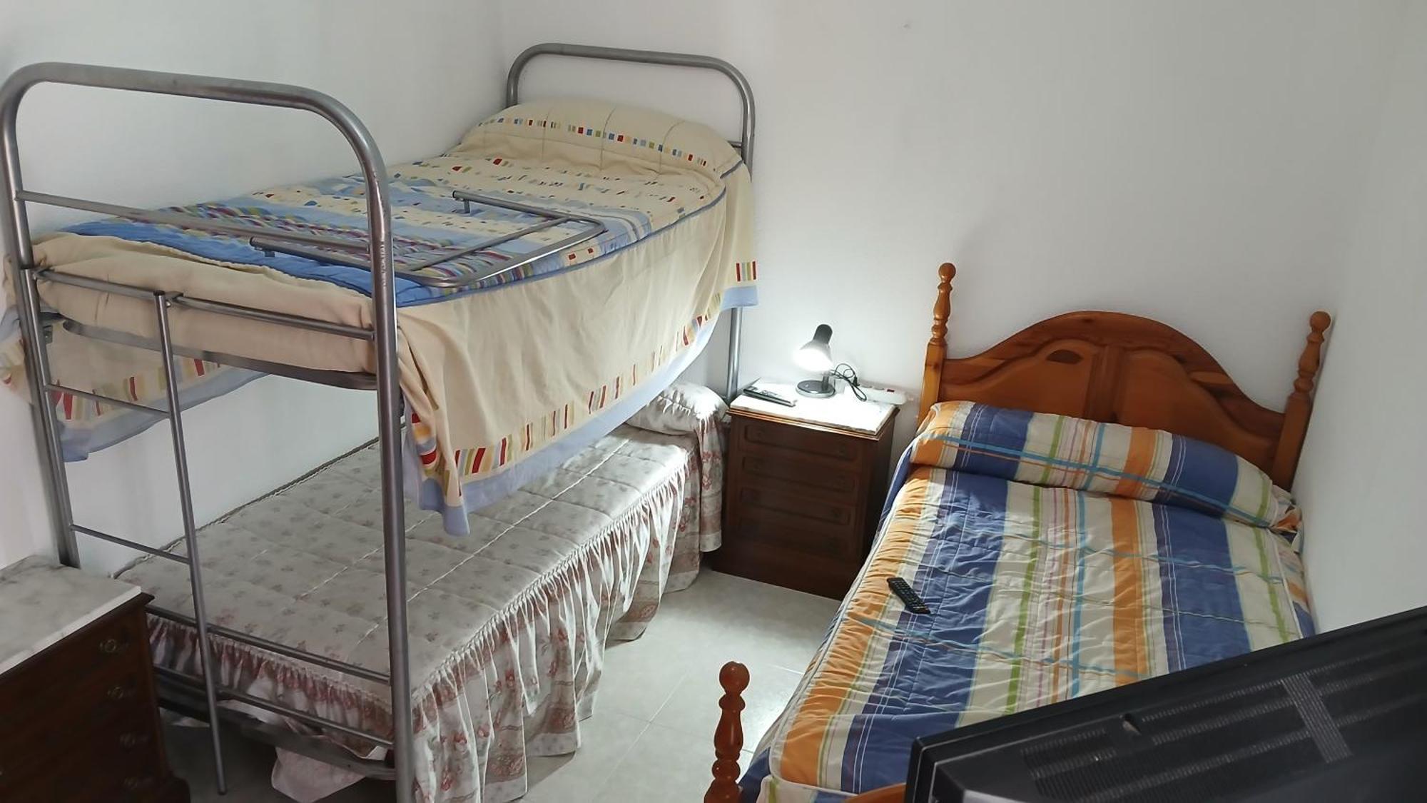 Habitacion Privada Triple Toledo Buitenkant foto